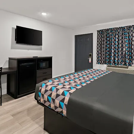 Rodeway Inn-3