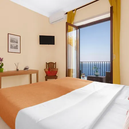 Hotel Desiree-2
