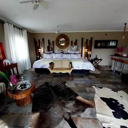Hippomoon Lodge Game Reserve-3