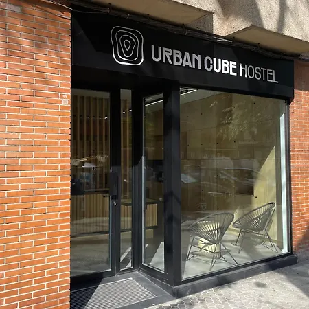 Urban Cube Hostel Sevilla-2