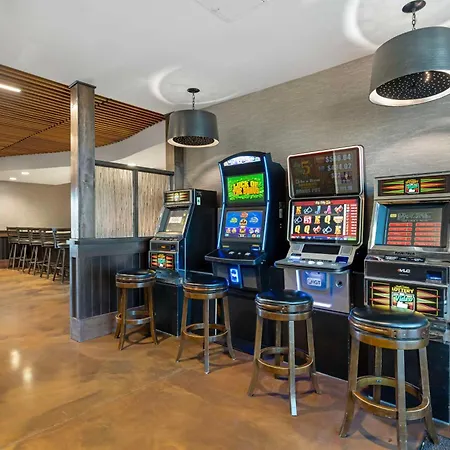 Best Western Plus Lakeview Hotel-2