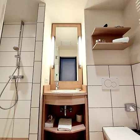 Heinrich Pesch Hotel-3