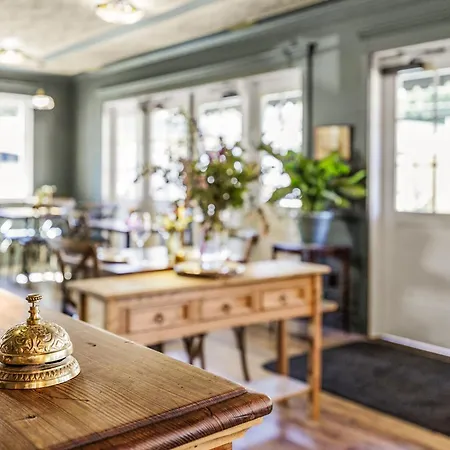 Mccully House Inn-3