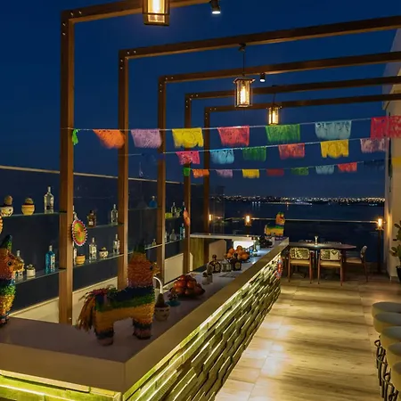 Aloft By Marriott Palm Jumeirah-3