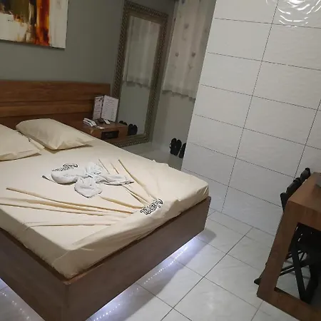 Hotel Reality-3
