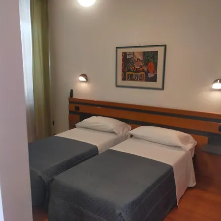 Hotel Roma Assisi-3