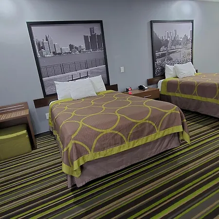 Super 8 By Wyndham Windsor/Dougall-2