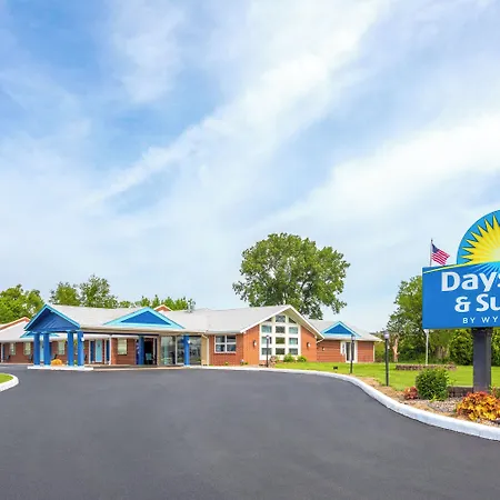 Days Inn By Wyndham Wauseon-2