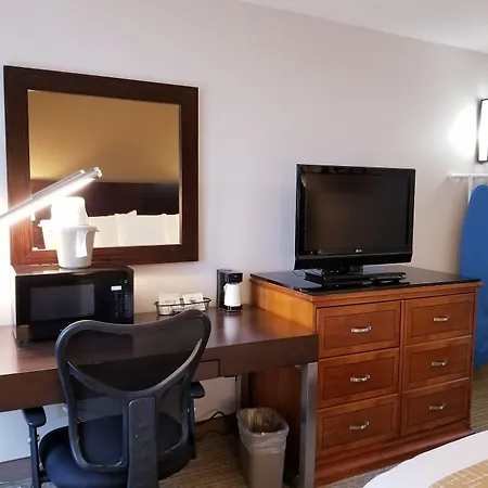 Travelodge By Wyndham Fort Wayne North-2