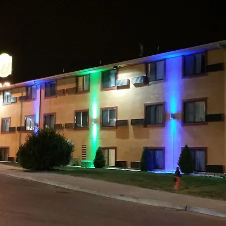 Super 8 By Wyndham Kansas City At Barry Road/Airport-3