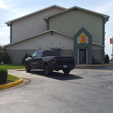 Super 8 By Wyndham Kansas City At Barry Road/Airport-2