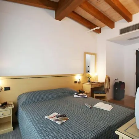 Hotel Mary-2
