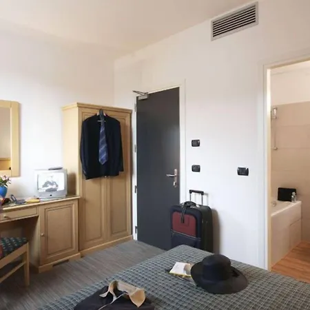 Hotel Mary-3