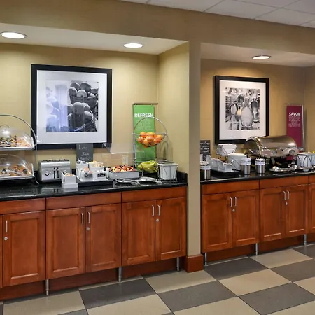 Hampton Inn & Suites Tacoma-3