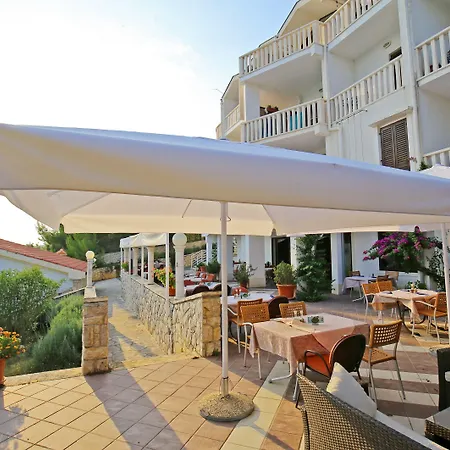 Hotel Lucija-2