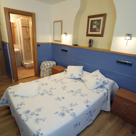 Pension Irune By Vivere Stays-2