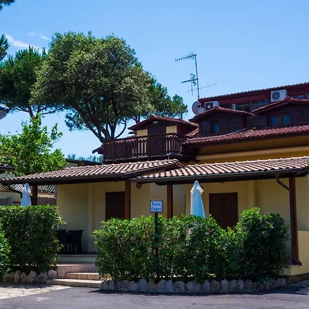 Holiday Village-2