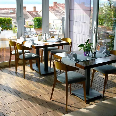 Apartments Villa Azzurra Bol-3