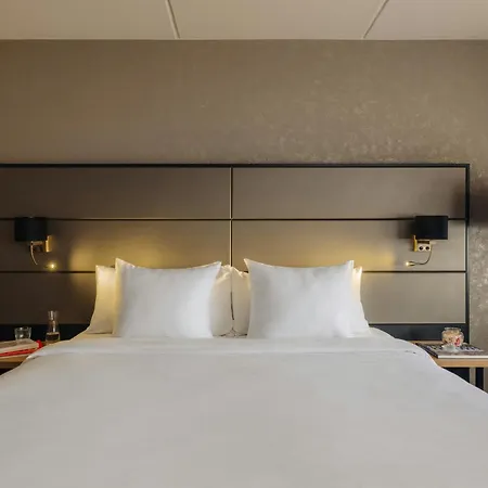 Leonardo Hotel Groningen City Center-3