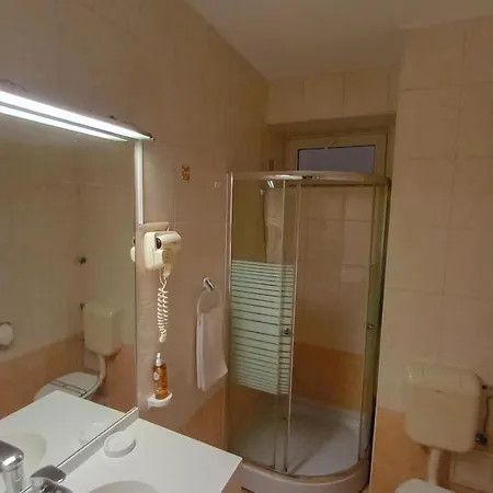 Hotel Class-3