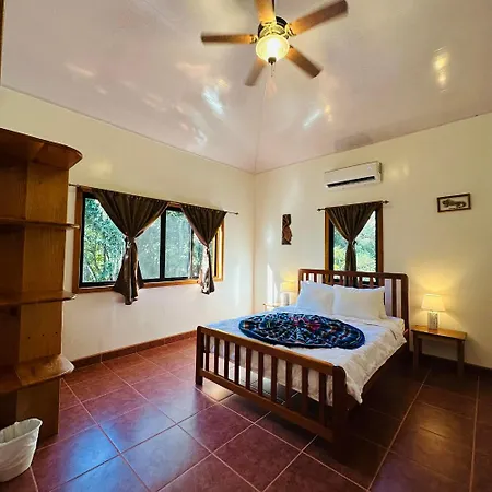 Mariposa Jungle Lodge-3