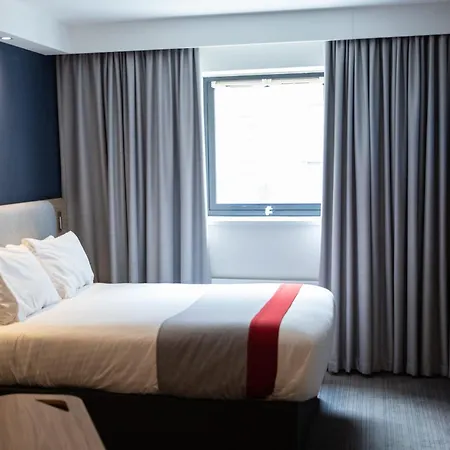 Holiday Inn Express Royal Docks By Ihg-2