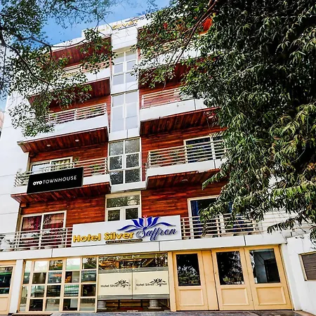 Townhouse Hotel Silver Saffron-3