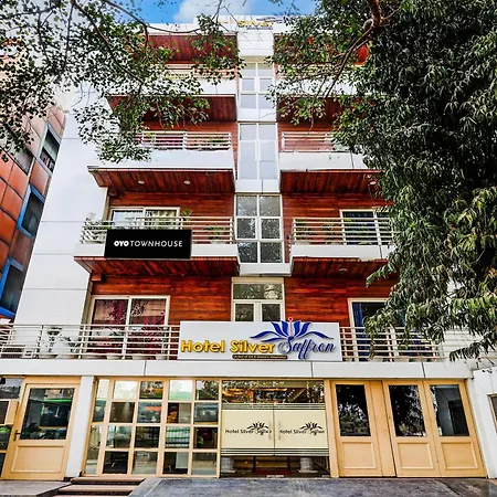 Townhouse Hotel Silver Saffron-2
