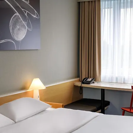 Ibis Hamburg Alsterring-2