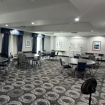 Holiday Inn Express & Suites Bonham By Ihg-3