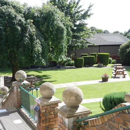 The Devonshire House Hotel-Free Parking-2