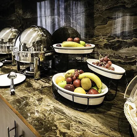 Emirates Plaza Hotel-2