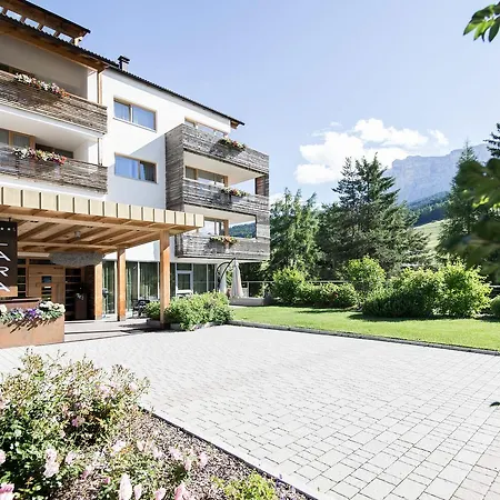 Alpine Hotel Ciasa Lara-3