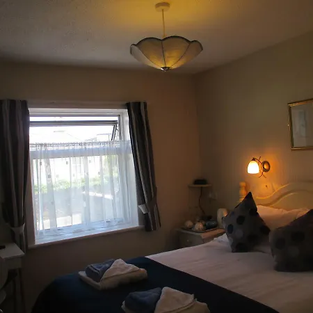 Caledonia Guest House-3
