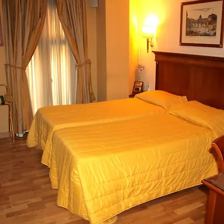 Luxury Rooms H 2000 Roma-2