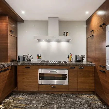 Knightsbridge Mews House Private Mews, Harrods & Parking Included-2
