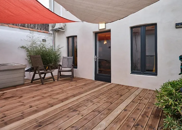 Melina - jacuzzi - maison avec cour climatisée proche cité médiéval