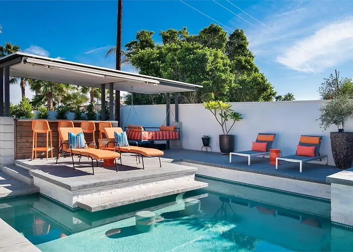 Luxury Desert Oasis