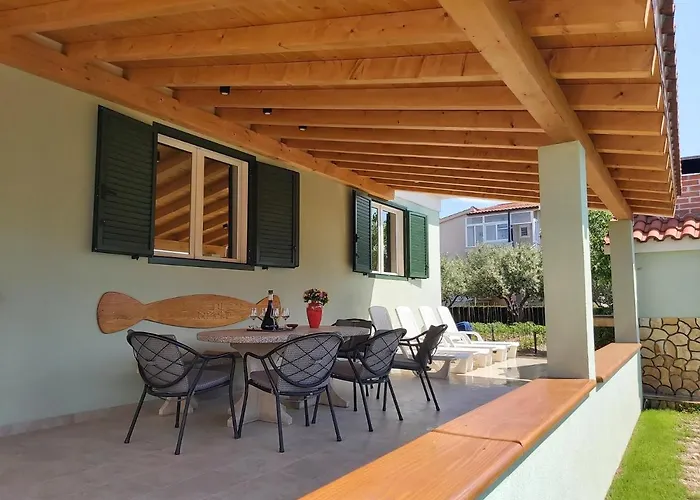 House Petar By Sea