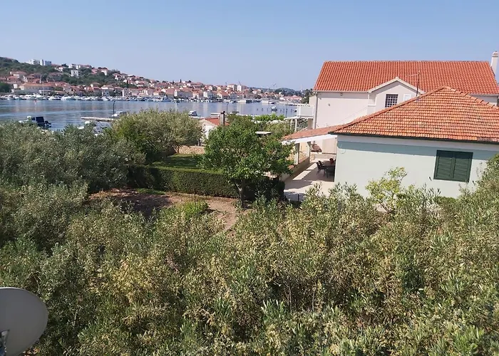 House Petar By Sea
