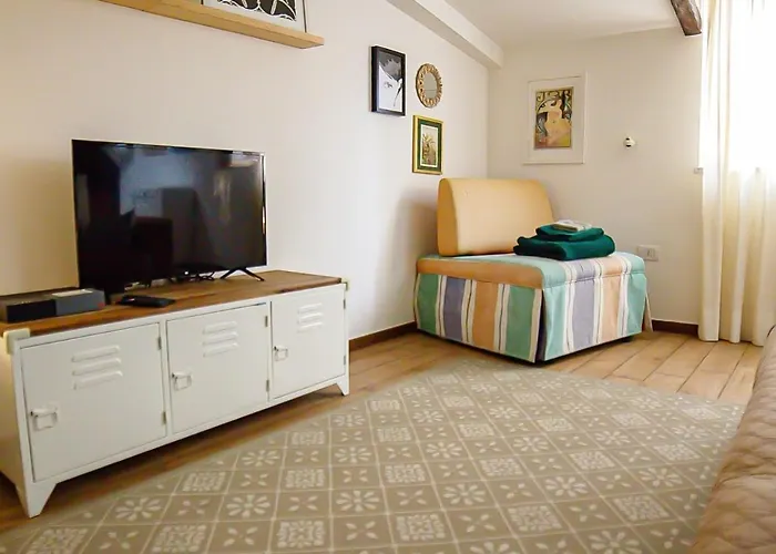 Lavinia'S Sweet Home