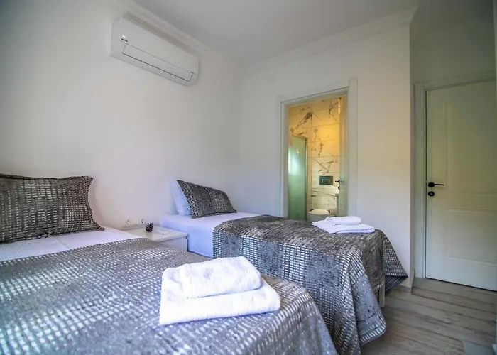 Dadya Villa 4 - Marmaris Turgut Da Oezel Havuzlu Denize Yakin Lueks Villa