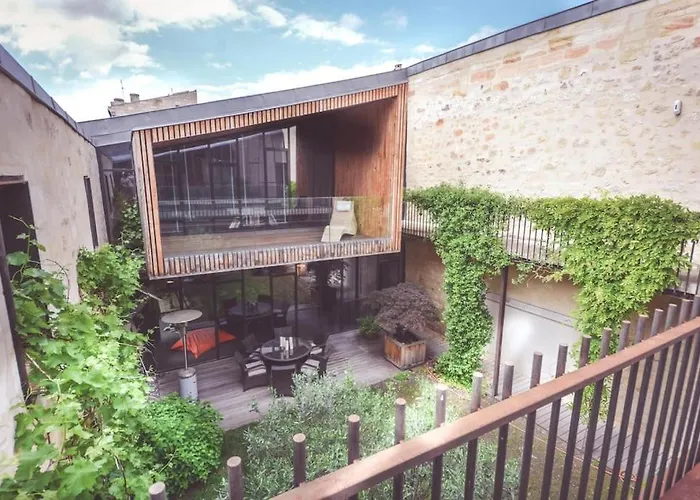 Splendide Chai 700 M2 Bordeaux