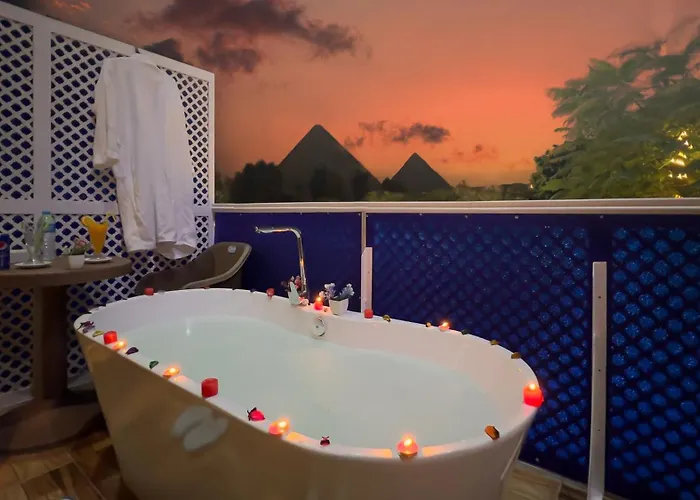 Turquoise Pyramids & Grand Egyptian Museum View Hotel Kafrat al Jabal
