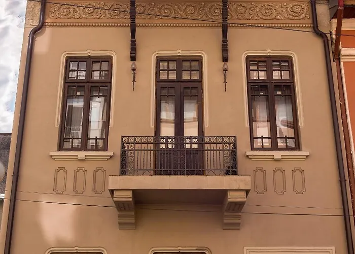 Stay In A Writer'S 19Th Century Villa Calea Victoriei