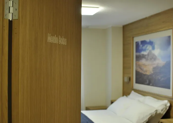 Hotel Miramonti Castel del Monte 