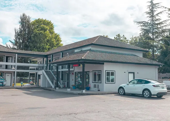 Sumner Motor Inn