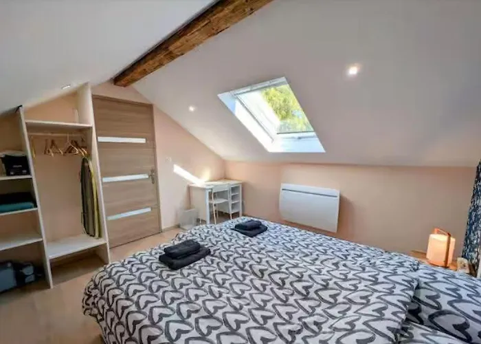 Jolie Maison De Centre-Ville: Le Tournesac