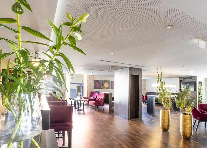 Plaza Premium Salzburg Hotel