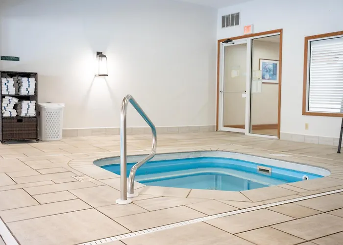 Coshocton Village Inn & Suites